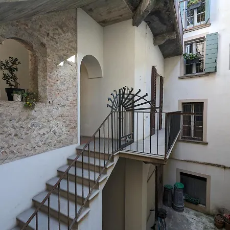 Papavero Piazza Delfino Ferienhaus